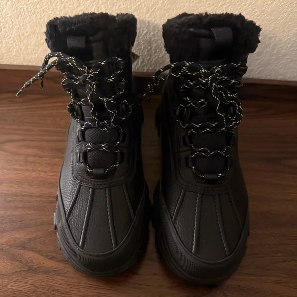 NEW $350 UGG Adirondack Meridian Gore-Tex Hiker Winter Boots Black Size 9 Women - Picture 2 of 6